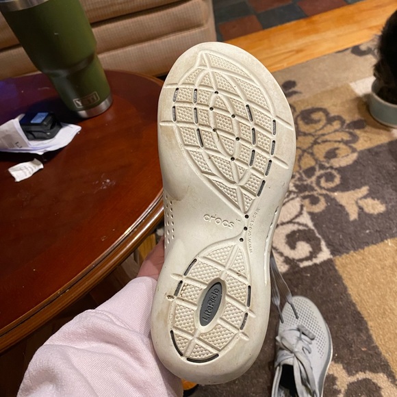 Crocs - Picture 3 of 4